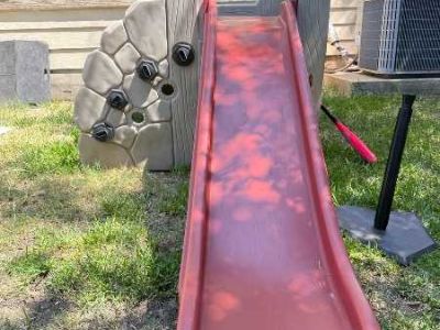 Kids outdoor climbing structure