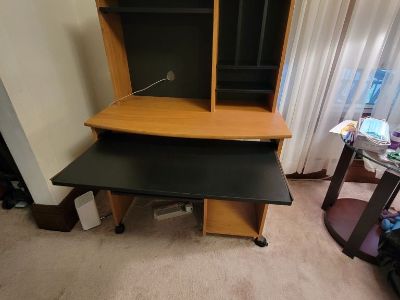 Computer desk