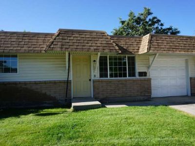 3 Bedroom 2BA 1040 ft Apartment For Rent in Sparks, NV