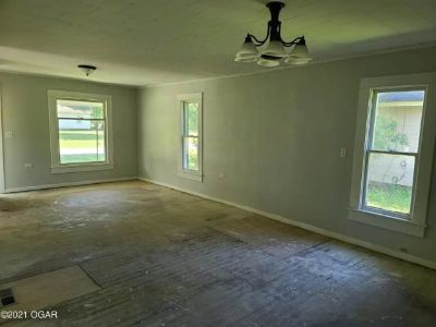3 Bedroom 1BA 1218 ft Pet-Friendly Apartment For Rent in Columbus, KS