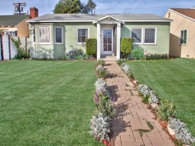 For Sale: 2 Bed+Den 1 Bath house in North Hollywood for $598,000