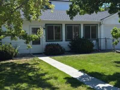 2 Bedroom 1BA 1232 ft Pet-Friendly Apartment For Rent in Hamilton, MT