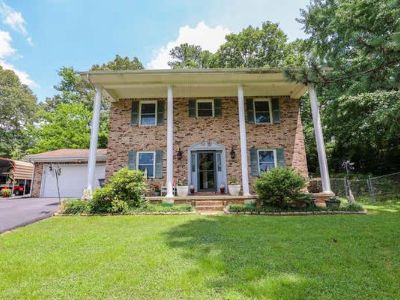 4 Bedroom 3BA 2052 ft Single Family Home For Sale in PADUCAH, KY