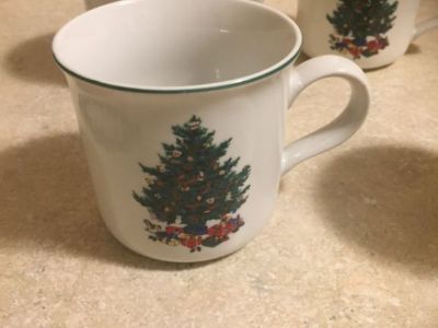 Holiday coffee mugs