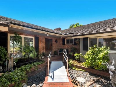 4 Bedroom 2BA 2495 ft Home For Sale in Studio City, California