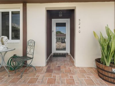 3 Bedroom 1BA 970 ft Townhouse For Sale in Miami, FL