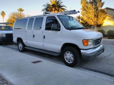 2005 Ford E 350 XLT Super Duty Van