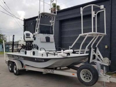 Shallow Stalker Cat 204 Pro w 2017 Evinrude 200 2016