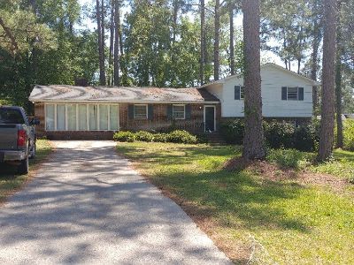 5 bedroom 2 1/2 bath house in Carrington Woods