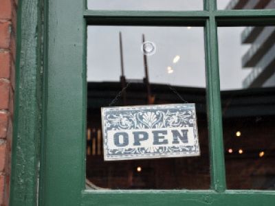 Oh no the door is slamming shut and not staying open! 24/7 Commercial Locksmith Here!!