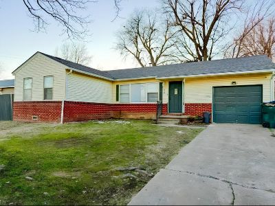 Furnished Room for Rent - Homey & newlyrenovated Owasso House with Backyard