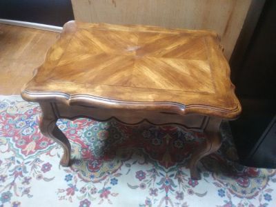 2 End Tables $20 each