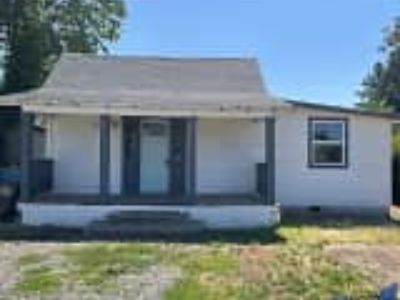 3 Bedroom 1BA 1100 ft² House For Rent in Eagle Point, OR 129 Loto St unit 3
