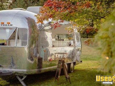 Turnkey - Vintage 1972 23' Airstream Safari Mobile Bar Keg Beergarden Trailer