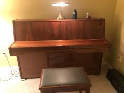 Samick upright Piano