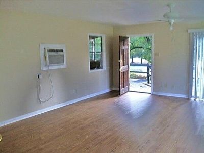 1 Bedroom 1BA House For Rent in Cleveland, TX