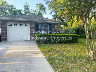 3 Bedroom 2BA 1177 ft Pet-Friendly Single-family home For Rent in Jacksonville, FL