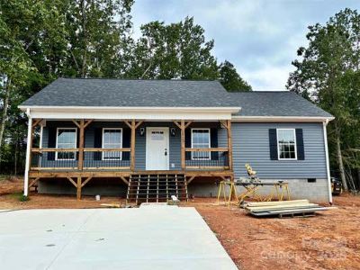 3 Bedroom 2BA 1290 ft Single Family Home For Sale in GRANITE FALLS, NC