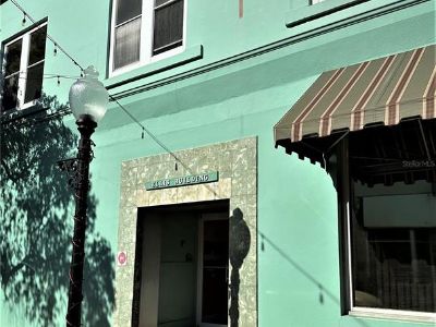 200 ft Commercial Property For Rent in Tarpon Springs, FL