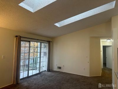 Northam Dr, North Brunswick, Condo For Rent