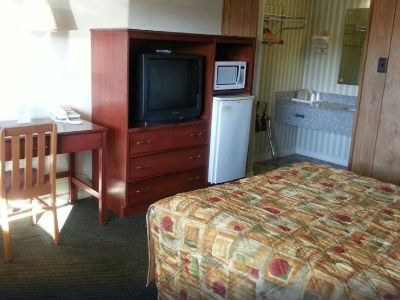 Lynchburg, VA room rental extended stay all utilities included and wifi. free  parking 1 bedroom 1