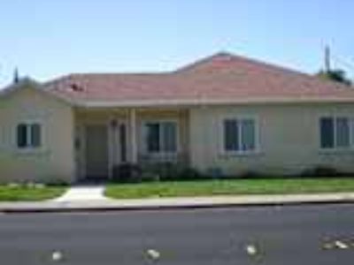 3 Bedroom 2BA 1116 ft² Pet-Friendly House For Rent in Manteca, CA 418 E North St