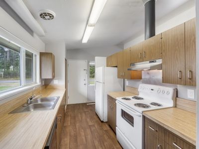 2 Bedroom 1BA 1275 ft Pet-Friendly Apartment For Rent in Olalla, WA