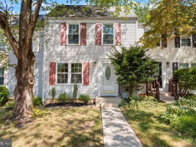 3 Bedroom 2BA 1750 ft Apartment For Rent in Rockville, MD