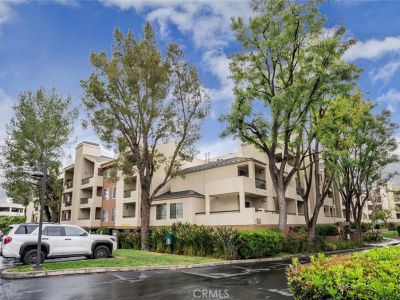 1 Bedroom 1BA 610 ft Apartment For Rent in Woodland Hills, CA