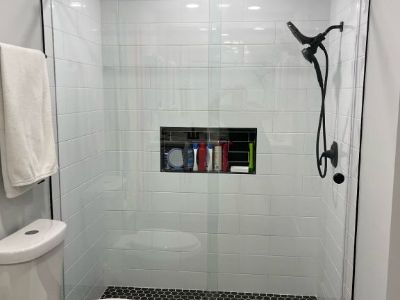 FRAMELESS SHOWER DOORS/GLASS REPAIR/PORT ST LUCIE FLORIDA