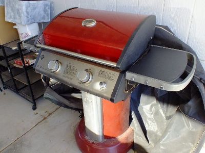 Outdoor Pedestal Propane Grill with Tank
