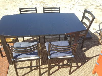 Dining Room Table with 6 chairs