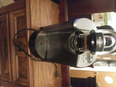 Keurig coffee maker makes one cup