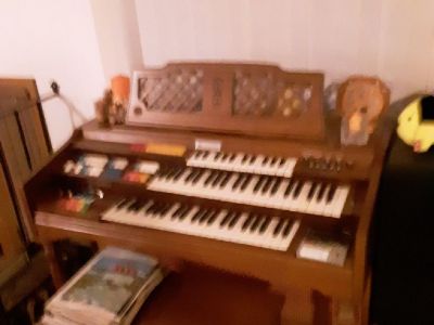 wurlitzer funmate organ and bench