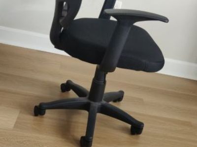 One office chair with table