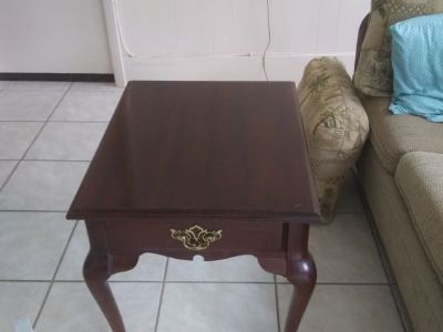 Night stand or end table $10