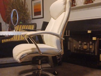 Realspace Executive Office / Gaming Chair $300