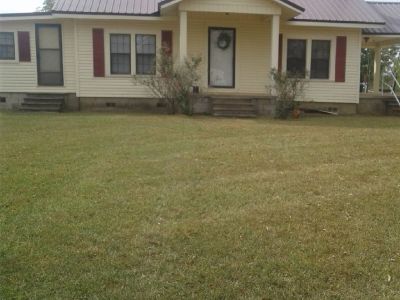 Single family home in city limits of Donalsonville