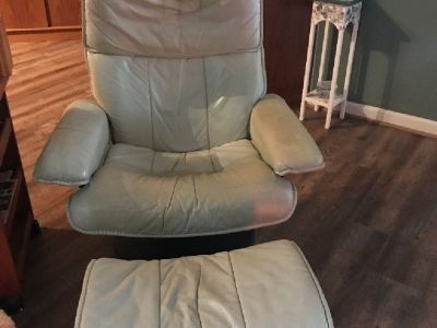 Modern style recliner with separate foot stool