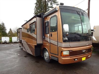 2005 Discovery 39L Quad Slide Motorized Class A