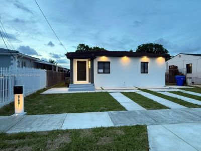3 Bedroom 2BA 1428 ft Single Family Home For Sale in Miami, FL