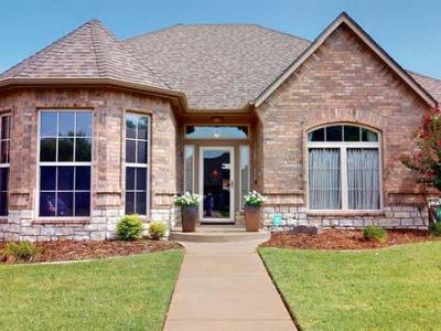 3 Bedroom 3BA 2276 ft Single Family Home For Sale in EDMOND, OK