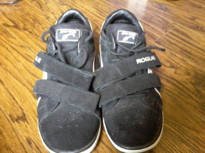 Lightly Used MENS ROGUE DO-WIN Weight Shoes Size: 9 1/2