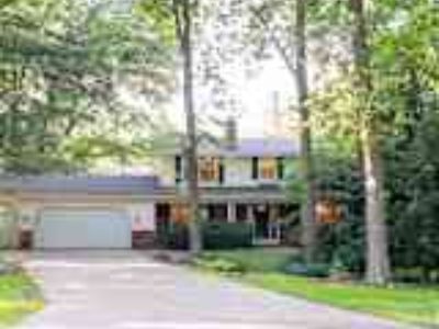 5 Bedroom 3BA House For Rent in Holland, MI 17051 Bellwood Ct