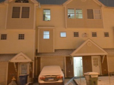 Looking for Roommate - single bed room in 2bhk condo, Ready to occupy, Meriden (Btw New Heaven and H