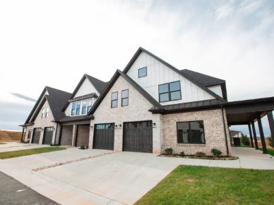 4 Bedroom 3.5BA 2448 ft Apartment For Rent in Forest, VA