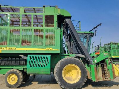 John Deere 9996 Cotton Picker