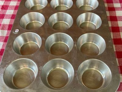 Aluminum 12 Muffin Pan