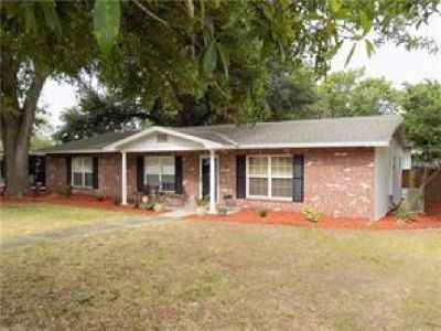 a large with no HOa traditional ranch style home