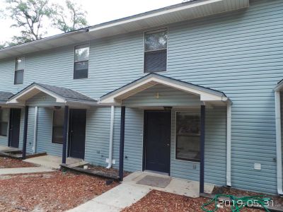 2 Bedroom 1BA 990 ft Townhouse For Rent in Niceville, FL